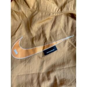 NIKE Swoosh Sportswear Essential Woven Quarter Zip Dress XXL Desert Ochre Yellow